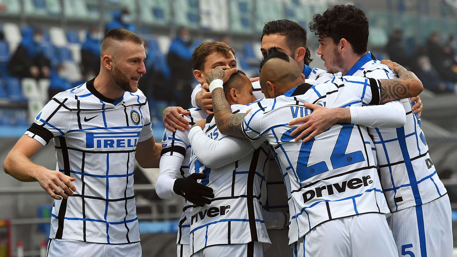 Inter celebrating Alexis Sanchez 2020-21
