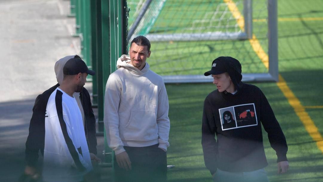 Zlatan Ibrahimovic went out without mask in Stockholm