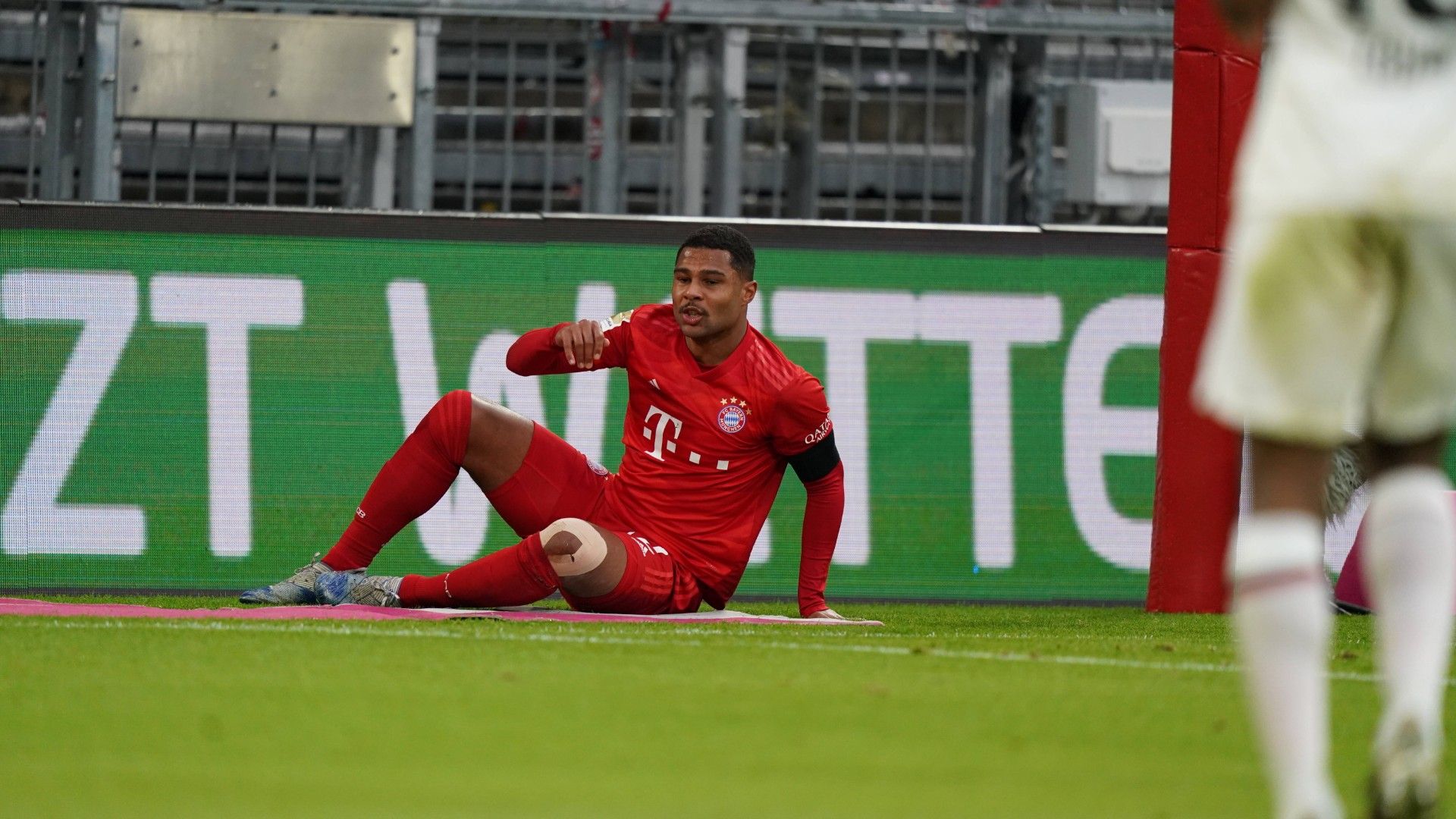 ONLY GERMANY Serge Gnabry FC Bayern Eintracht Frankfurt Bundesliga