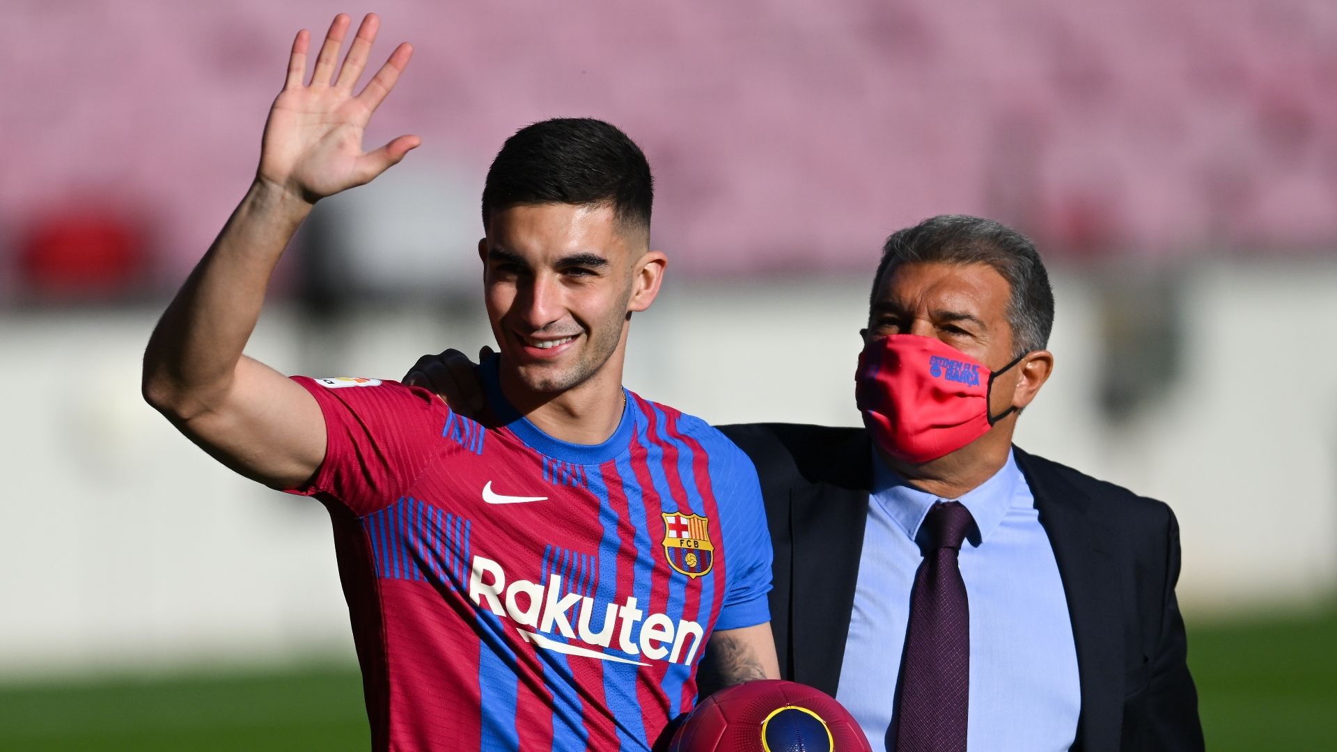 Ferran Torres, Joan Laporta, Barcelona 2021-22
