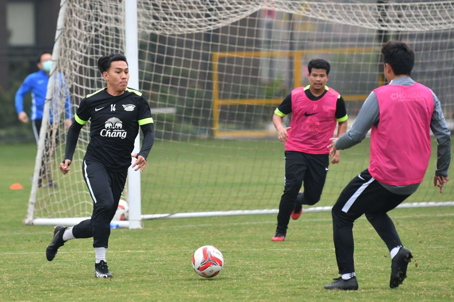 ธีรเทพ วิโนทัย