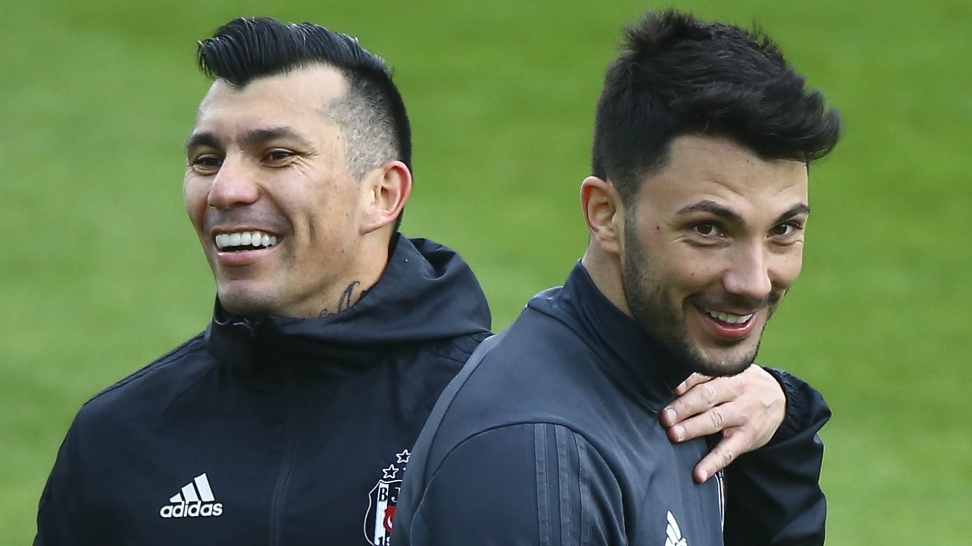 Gary Medel Tolgay Arslan Besiktas