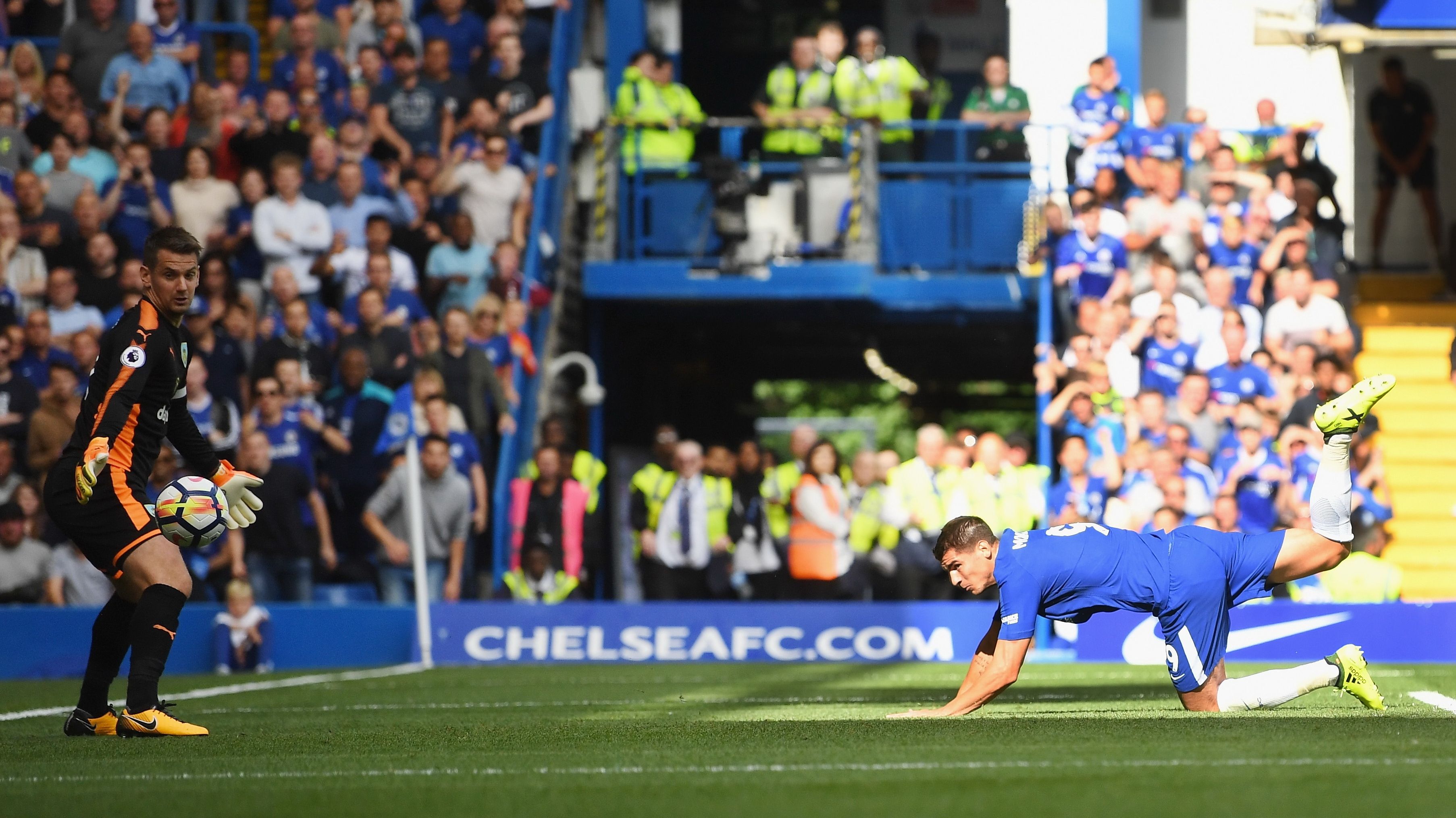 Alvaro Morata Chelsea Burnley Premier League