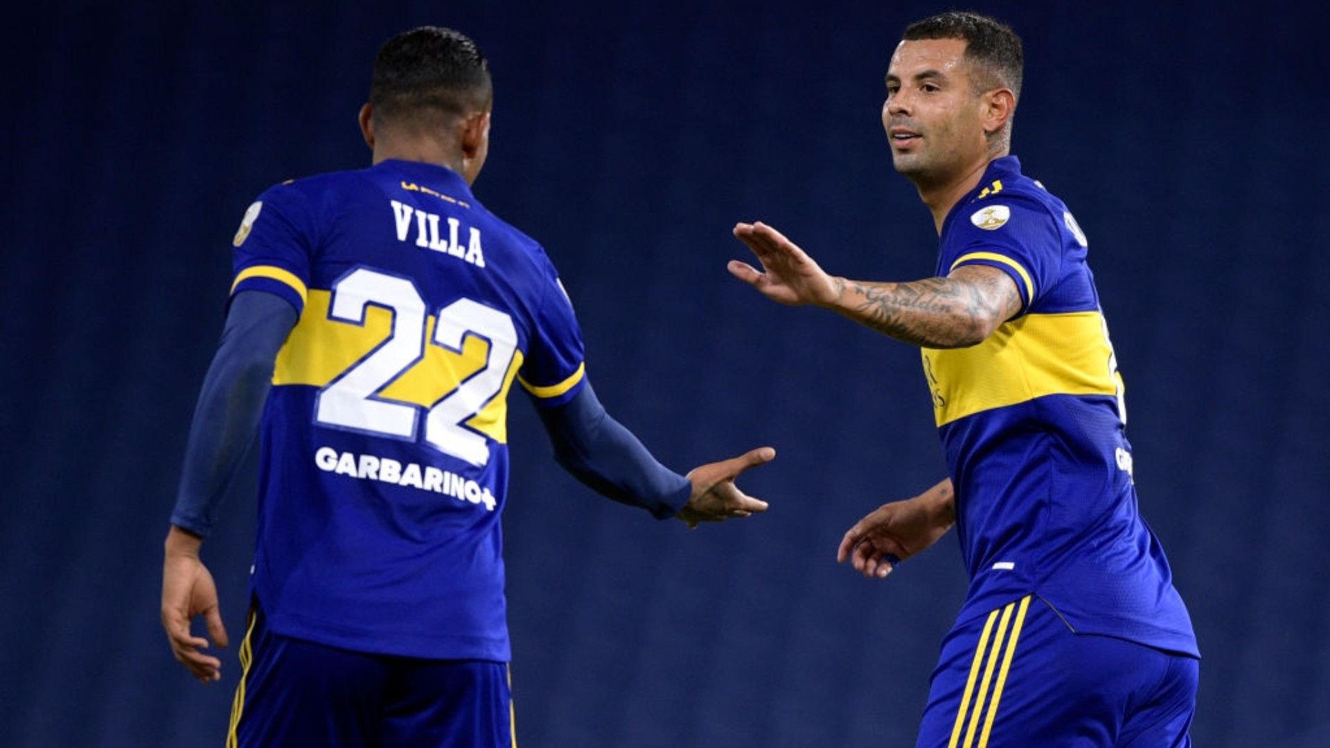 edwin cardona y sebastián villa celebran un gol de boca 2021
