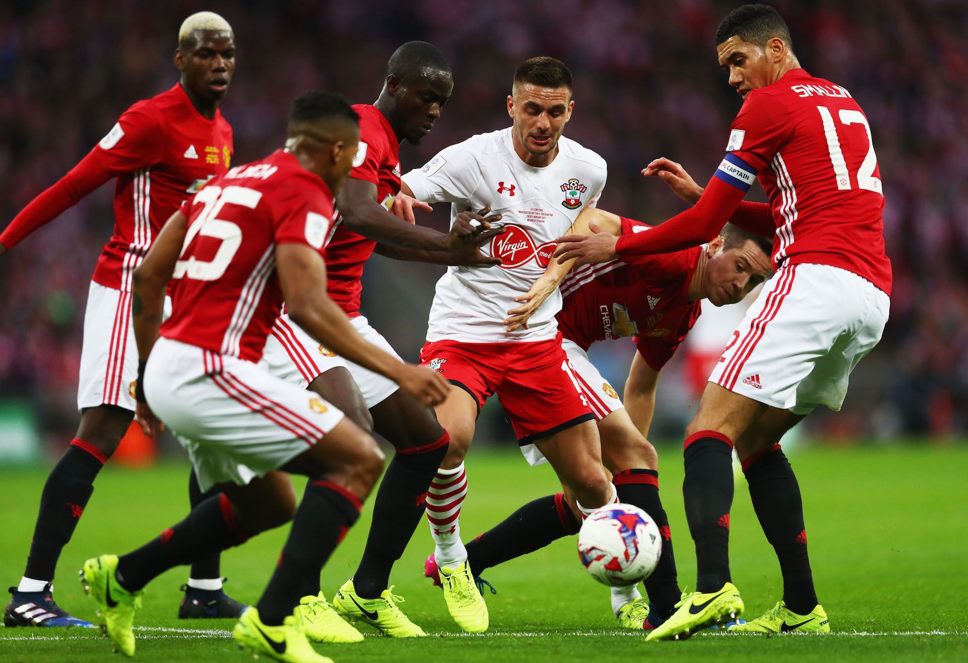 Dusan Tadic vs Manchester United