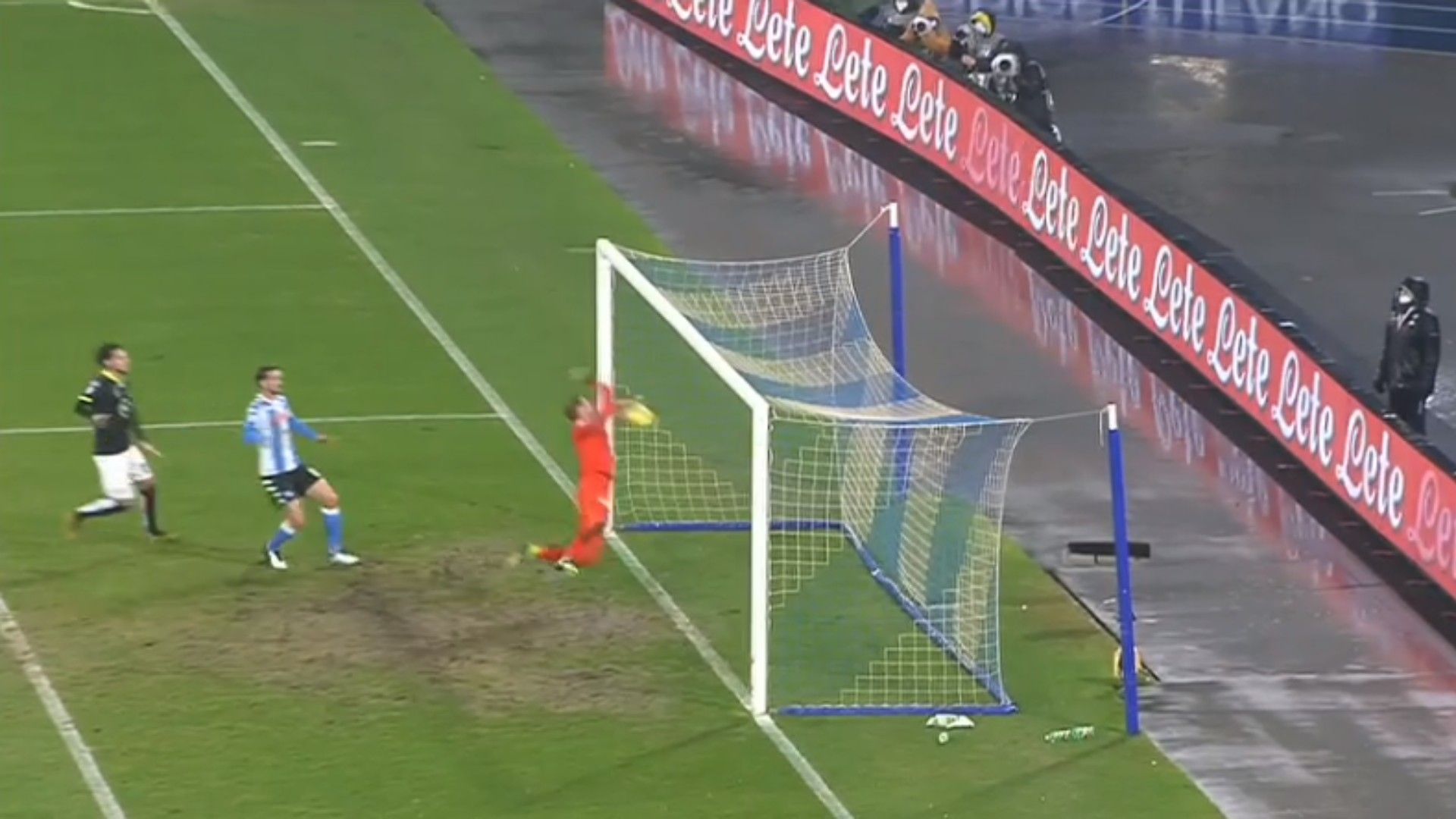 Gol anulado Hirving Lozano vs Spezia