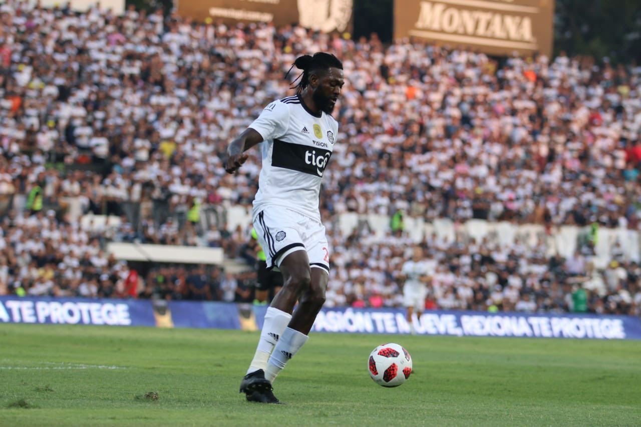 Adebayor Debut (Paraguay) 23-02-20