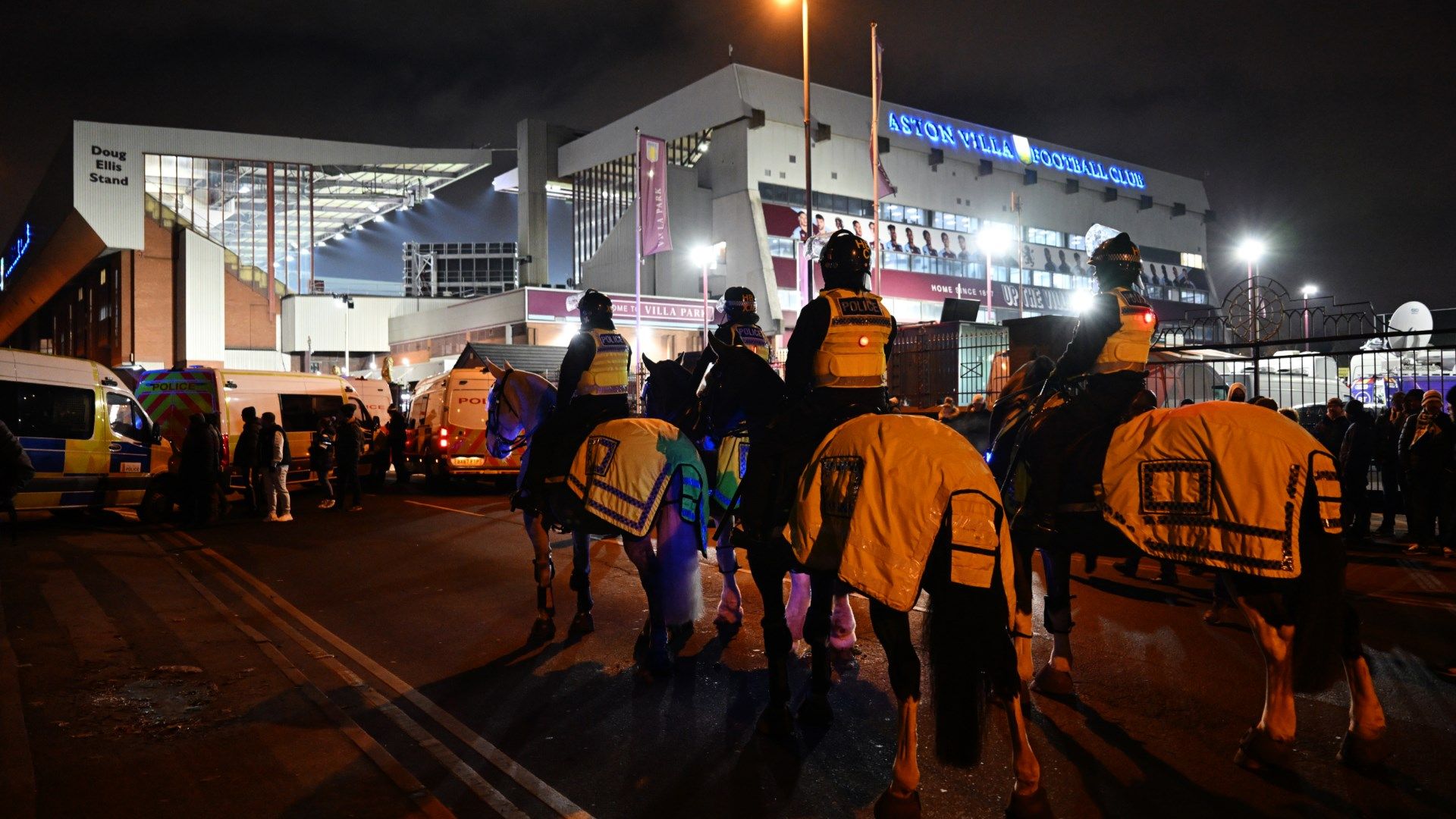 Aston Villa Legia Warsaw fans police
