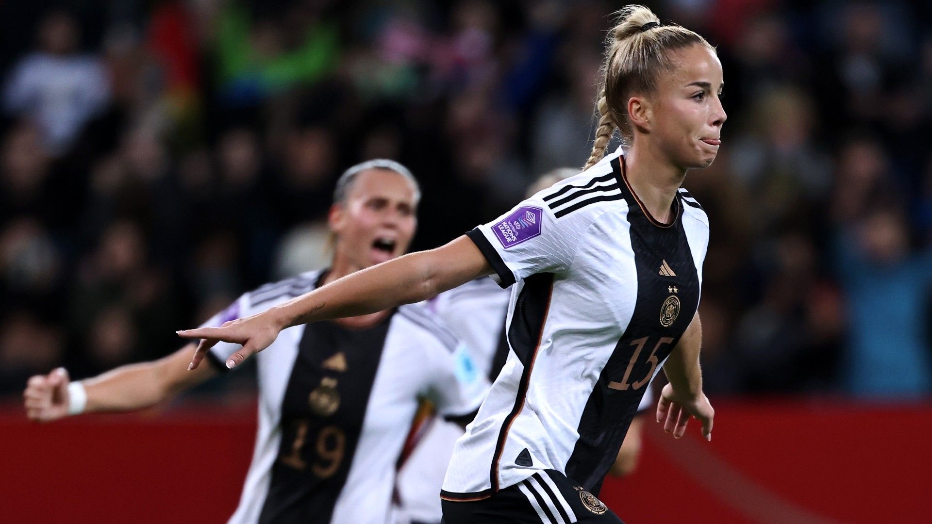 Giulia Gwinn of Germany takes and scores a penalty