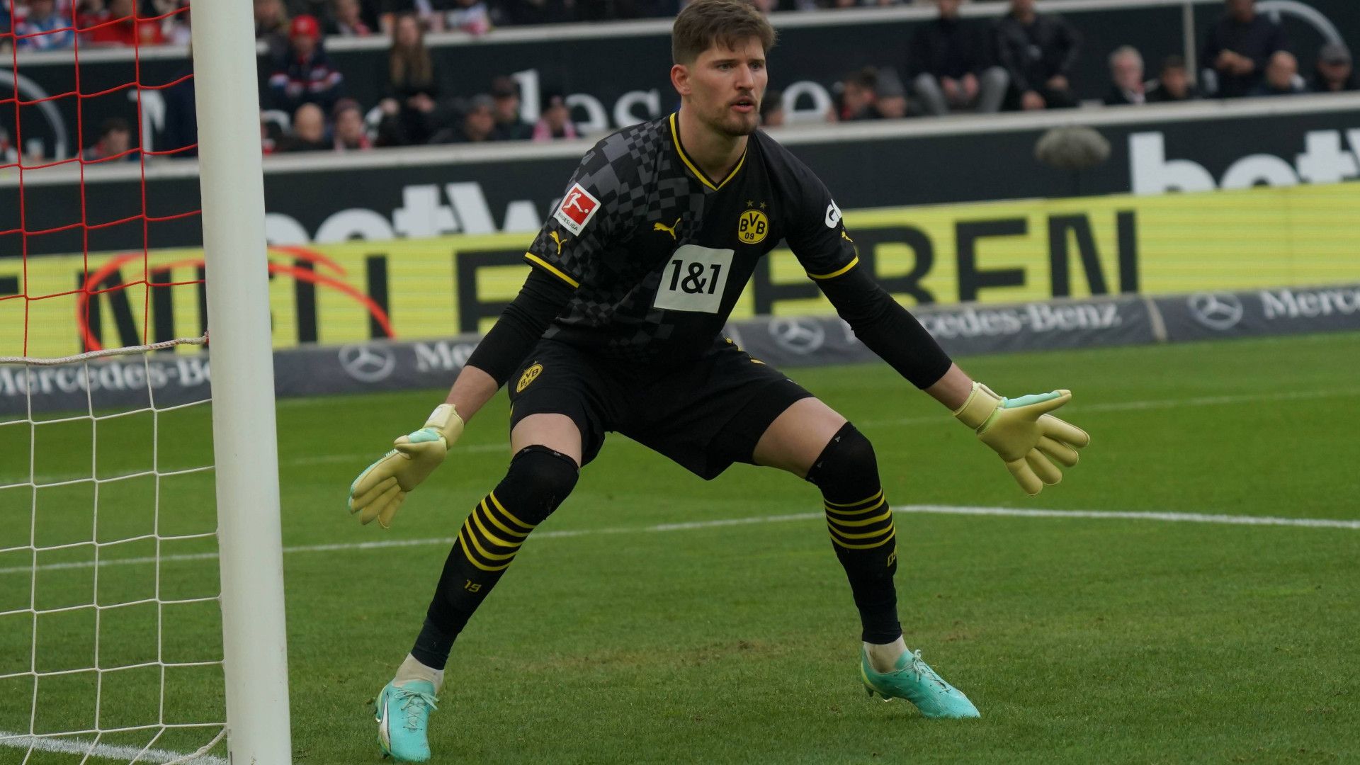 GERMANY ONLY: GREGOR KOBEL BORUSSIA DORTMUND BUNDESLIGA 15042023