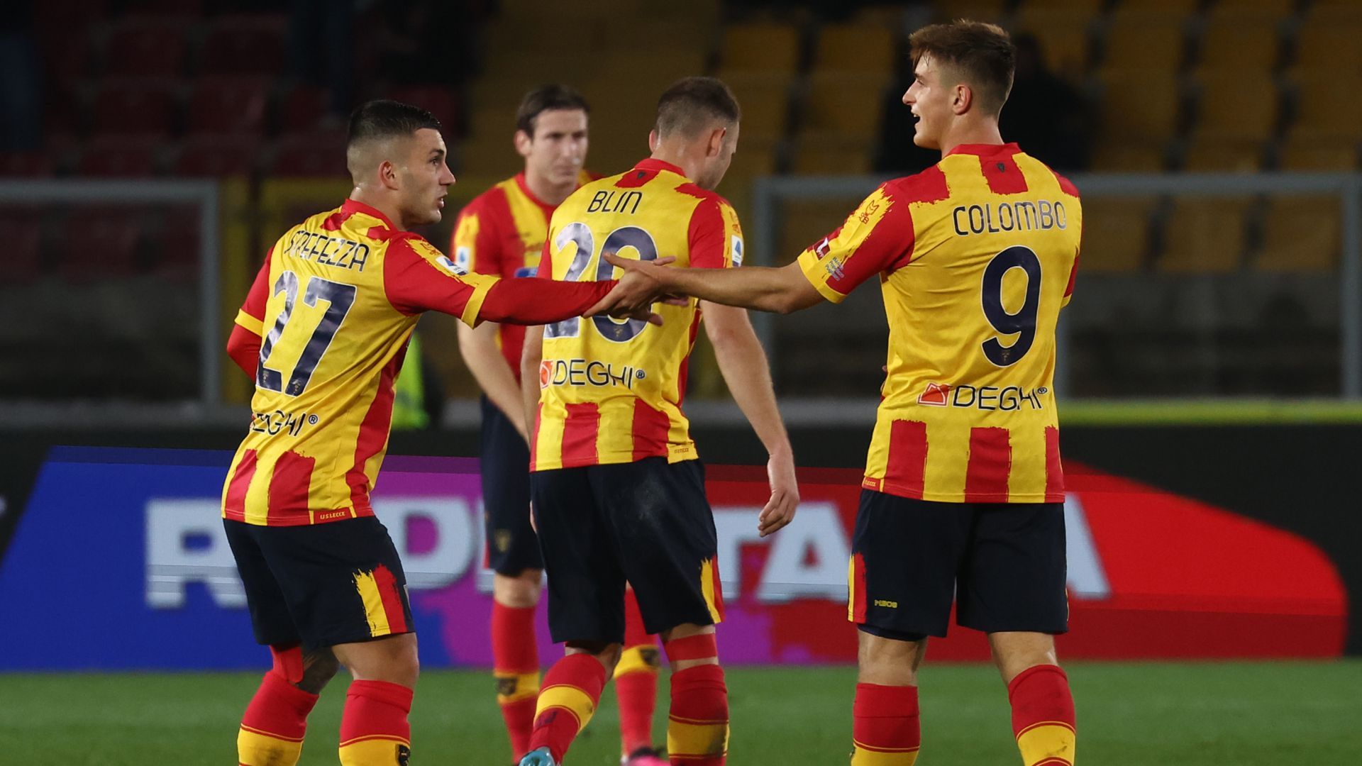 Lecce players celebrating Lecce Salernitana Serie A
