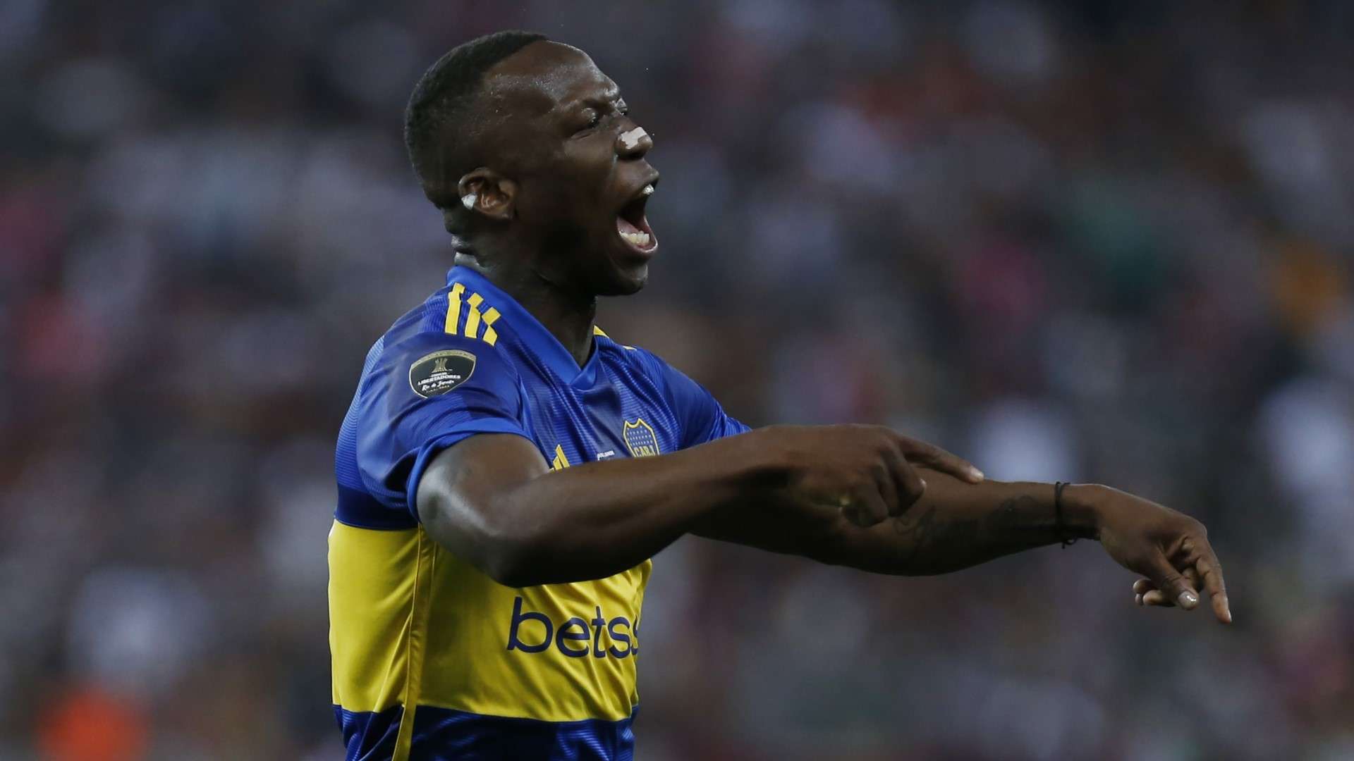 Boca Juniors defender Luis Advíncula