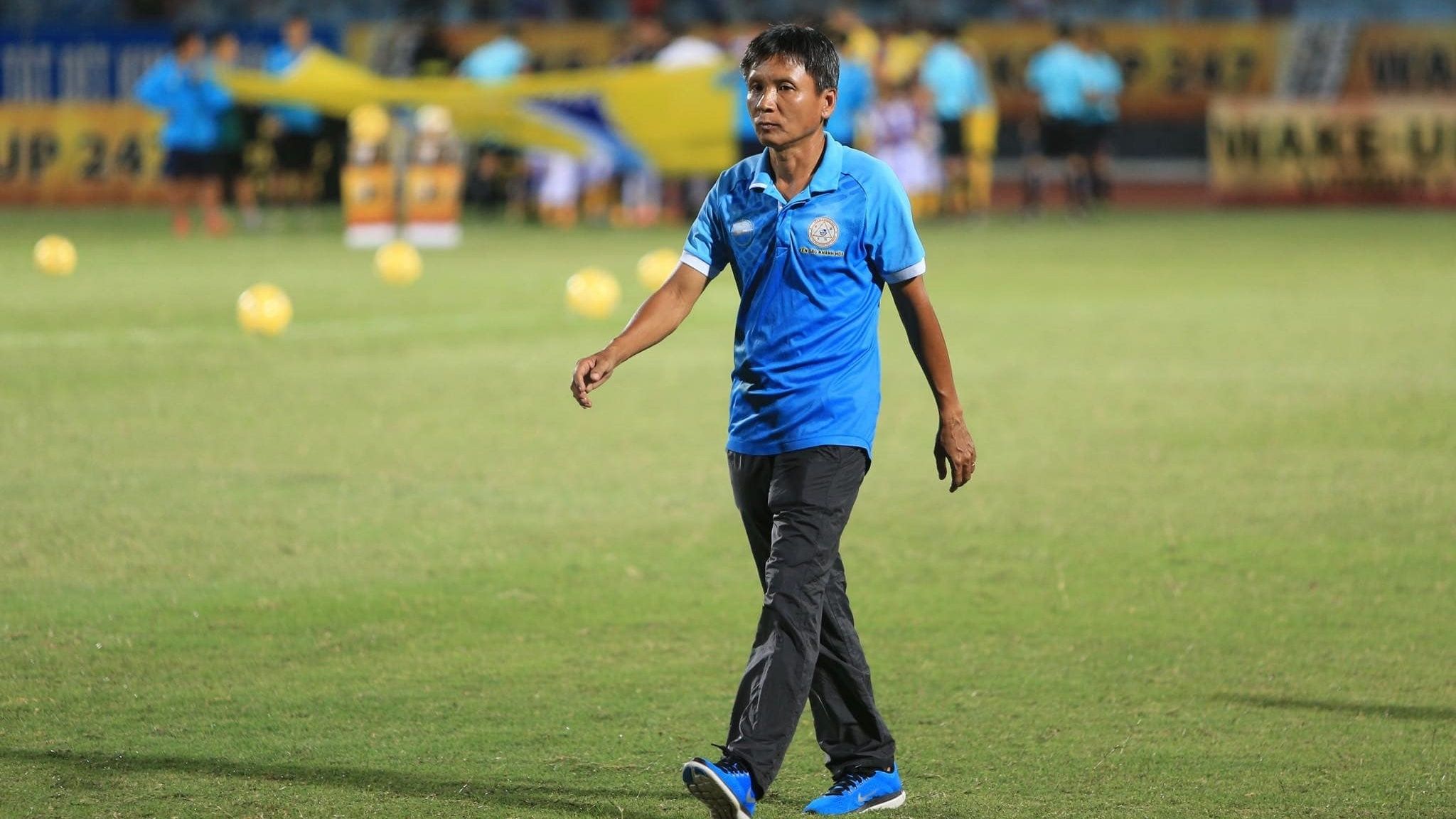 Coach Vo Dinh Tan Ha Noi FC vs Sanna Khanh Hoa BVN Round 15 V.League 2019