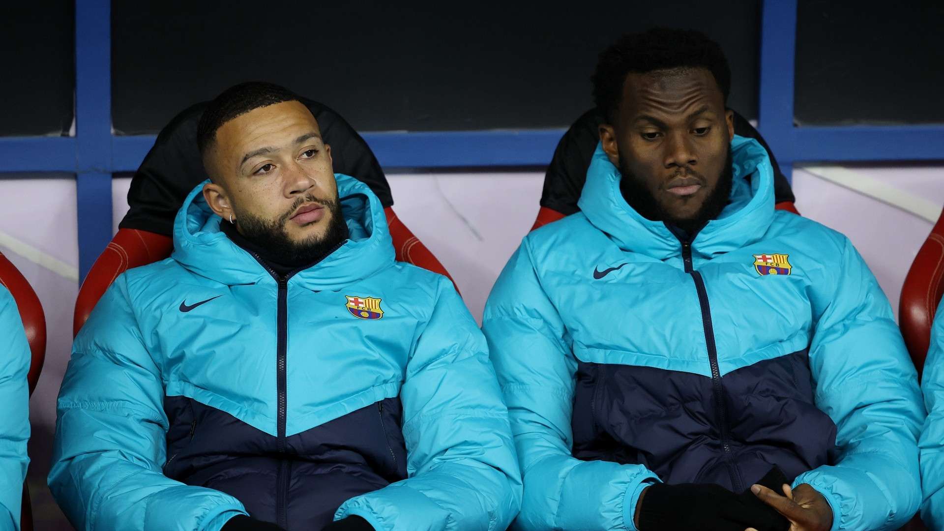 Memphis Depay Barcelona bench 2022-23