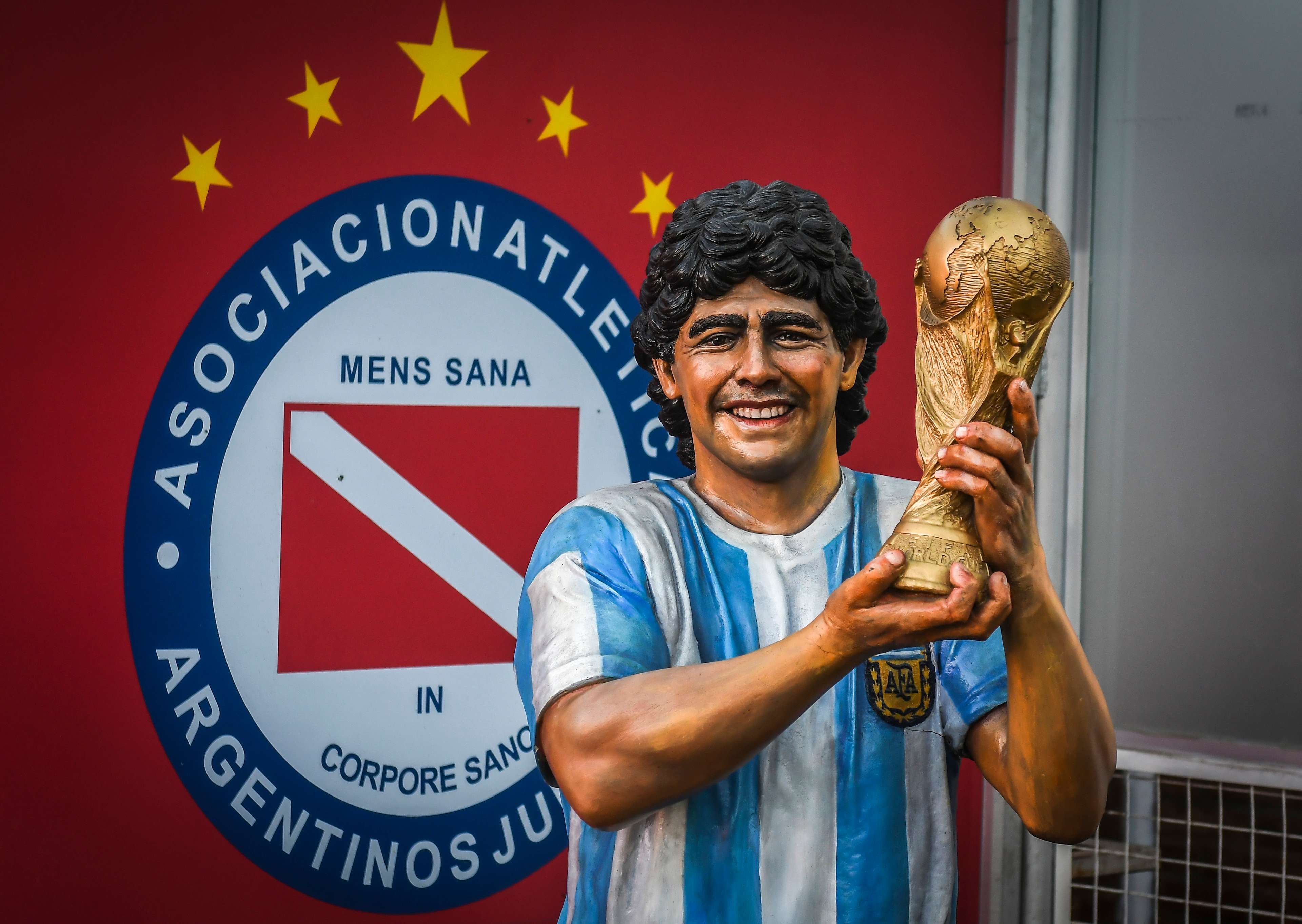 Diego Maradona no portada La Paternal