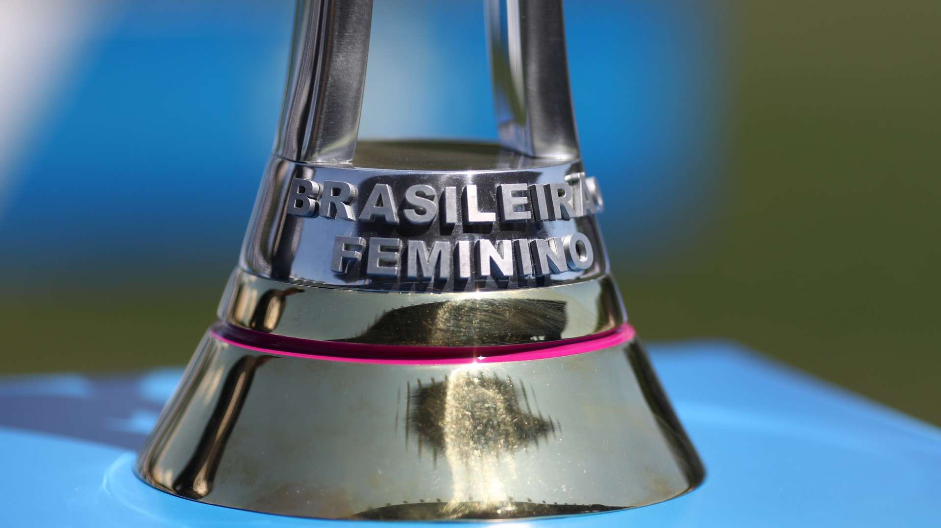Detalhe troféu Brasileirão feminino Série A1 2020