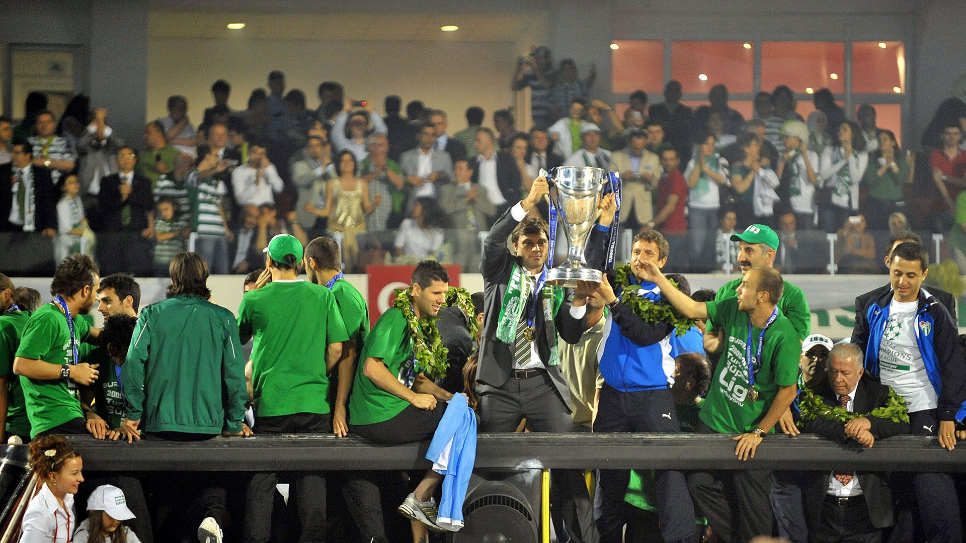 Ertuğrul Sağlam Bursaspor Şampiyonluk 2010