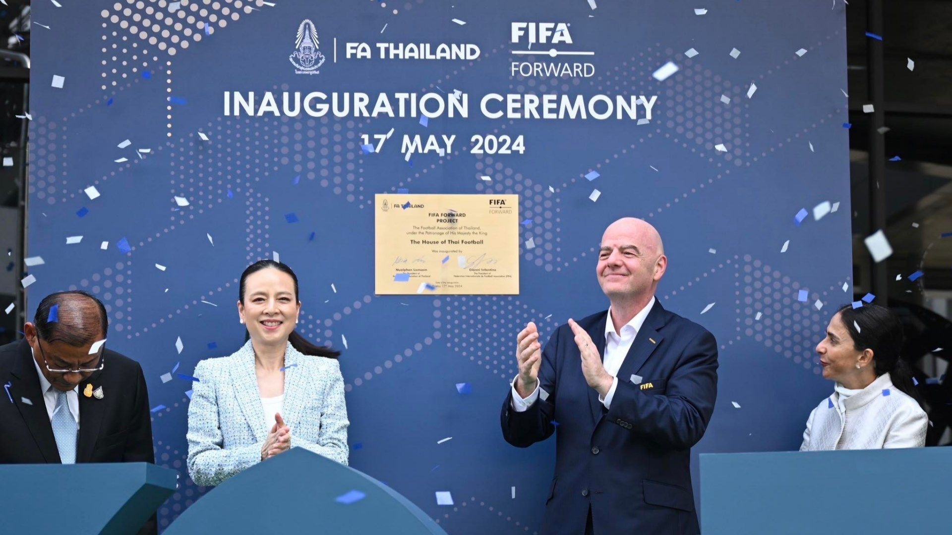 "มาดามแป้ง" นวลพรรณ ล่ำซำ - จานนี อินฟานติโน