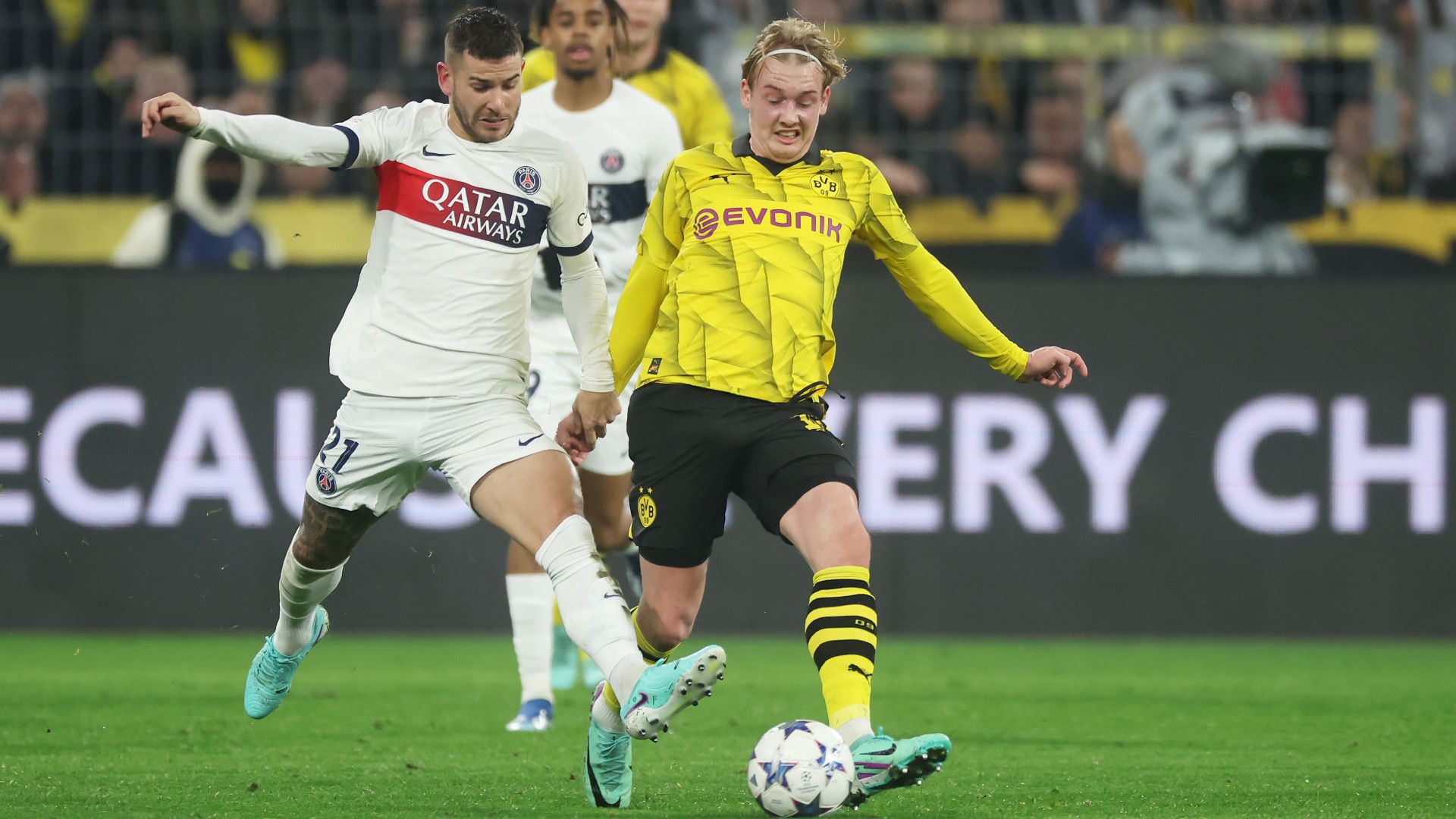 JULIAN BRANDT BORUSSIA DORTMUND