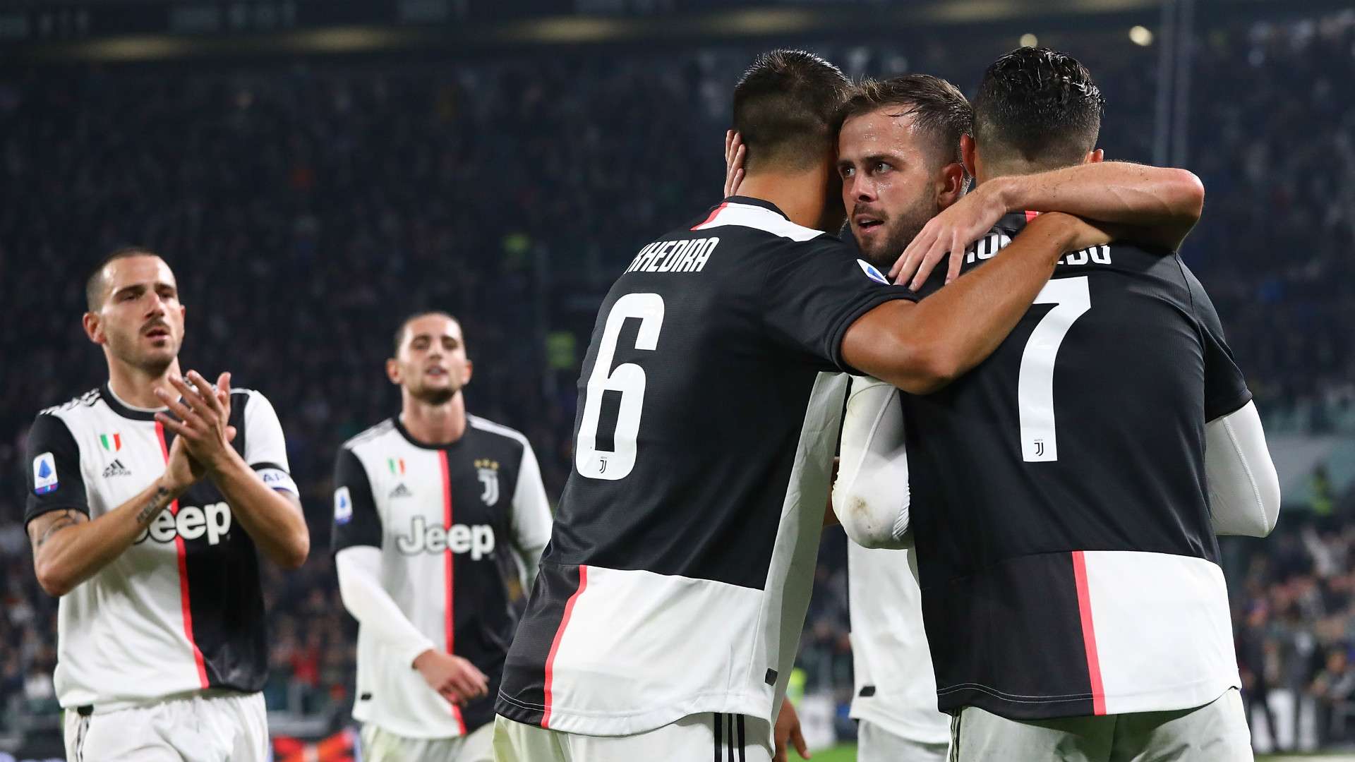 Miralem Pjanic Juventus celebrating Bologna