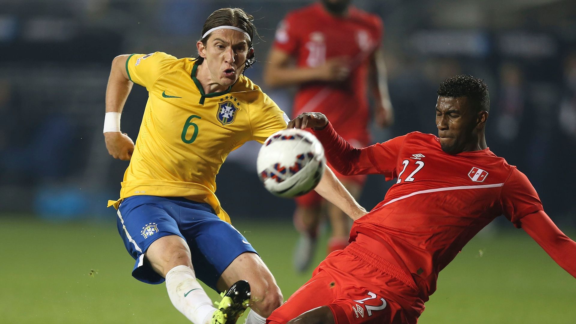 Filipe Luis Carlos Ascues Brazil Peru Copa America Temuco 14062015