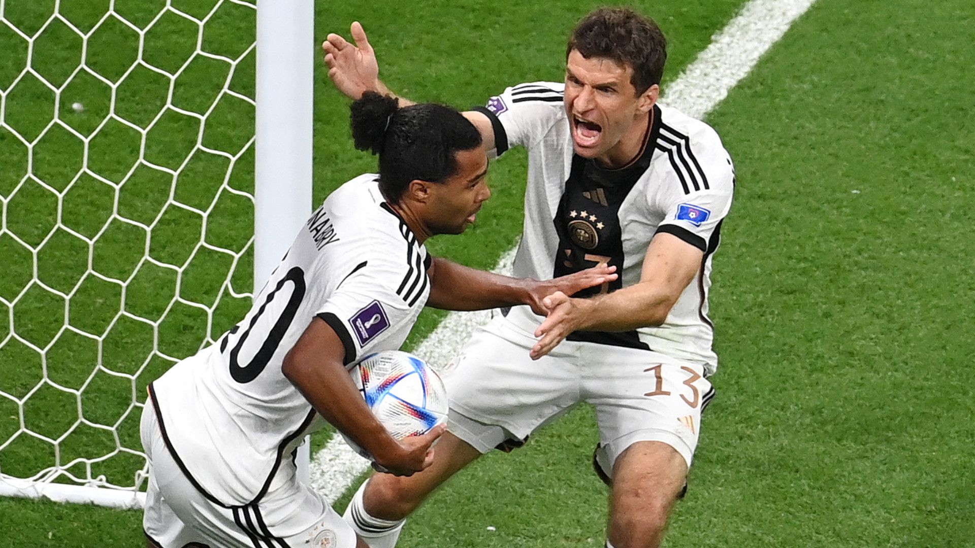 SERGE GNABRY THOMAS MÜLLER GERMANY WORLD CUP 01122022