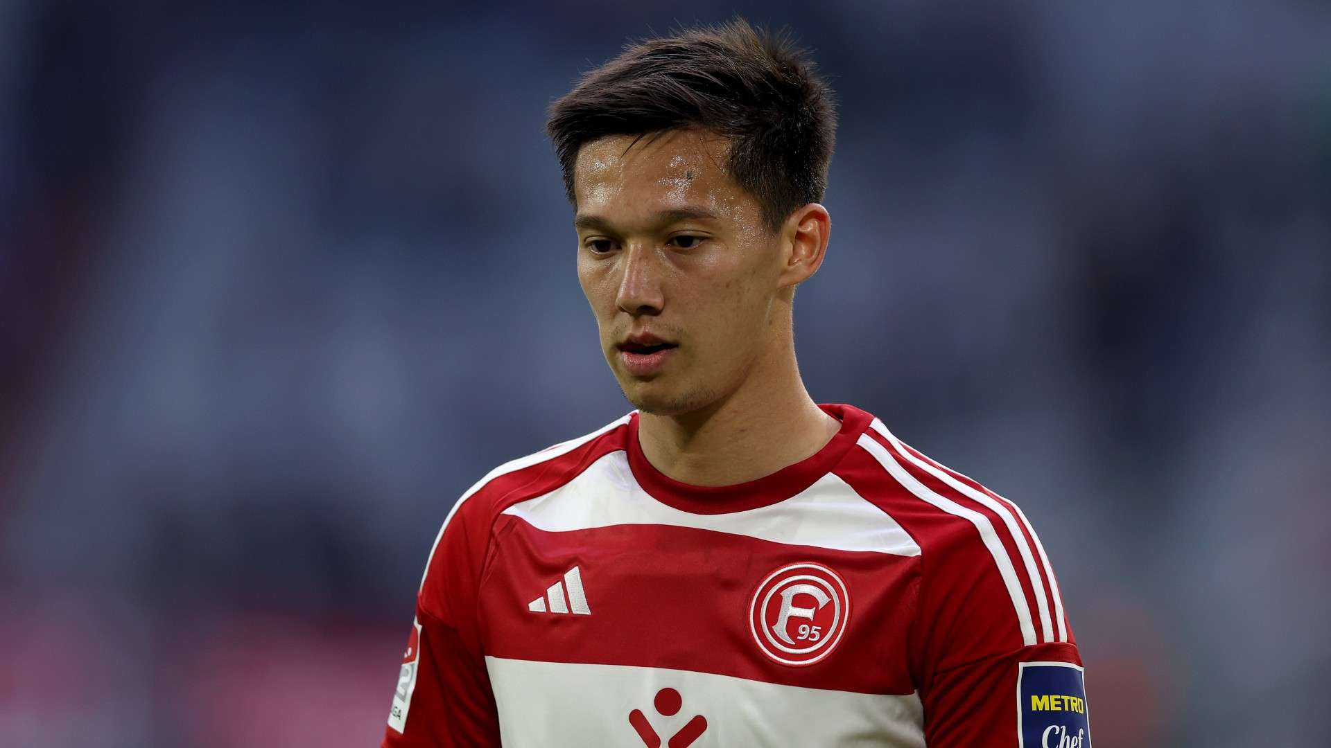 Shinta Appelkamp of Düsseldorf looks