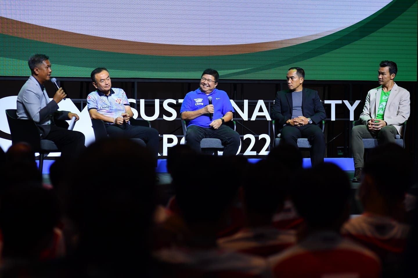 เสวนาพัฒนาเยาวชนสู่แข้งอาชีพ