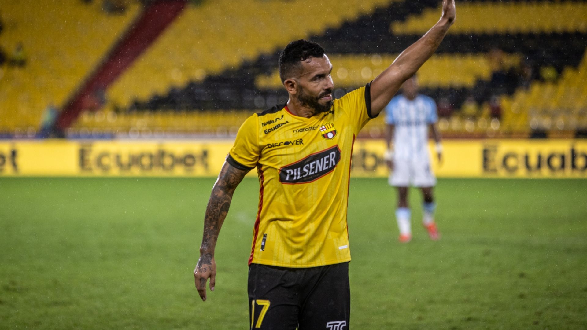 Carlos Tevez Barcelona SC Noche Amarilla 2022