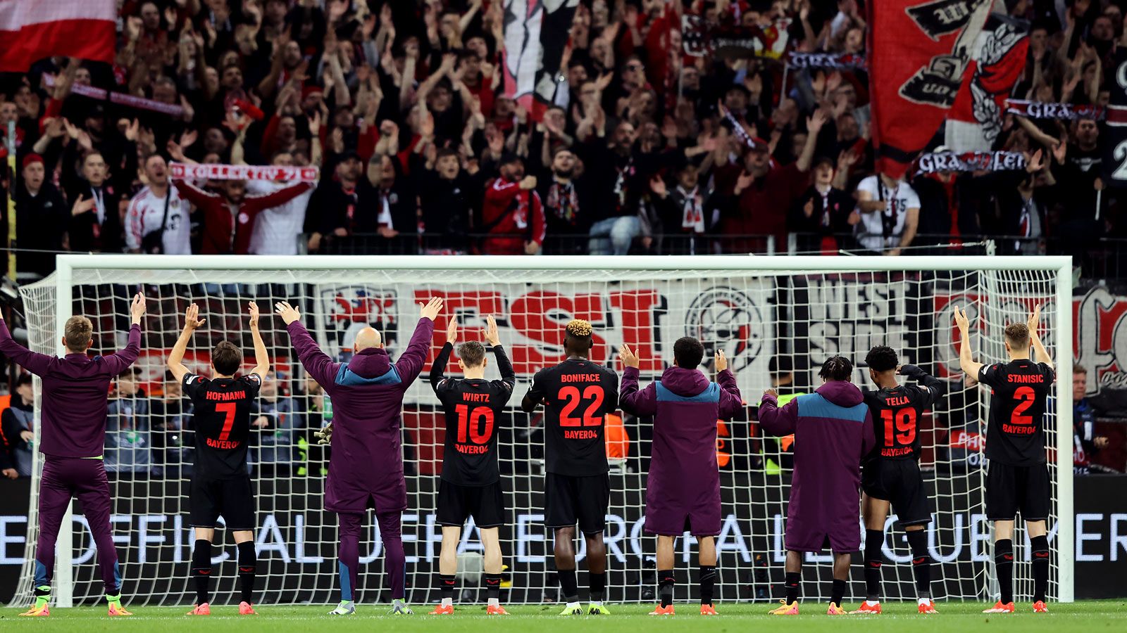 BAYER LEVERKUSEN FANS 