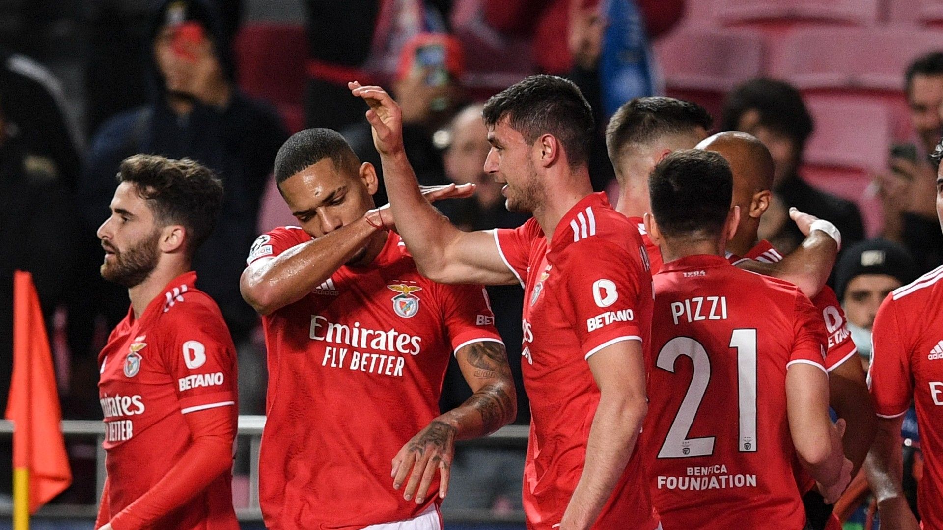 Benfica celebrate 2021-22