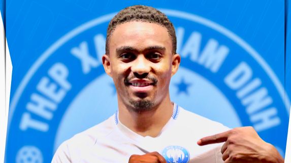 Njabulo Blom of Thep Xanh Nam Dinh FC