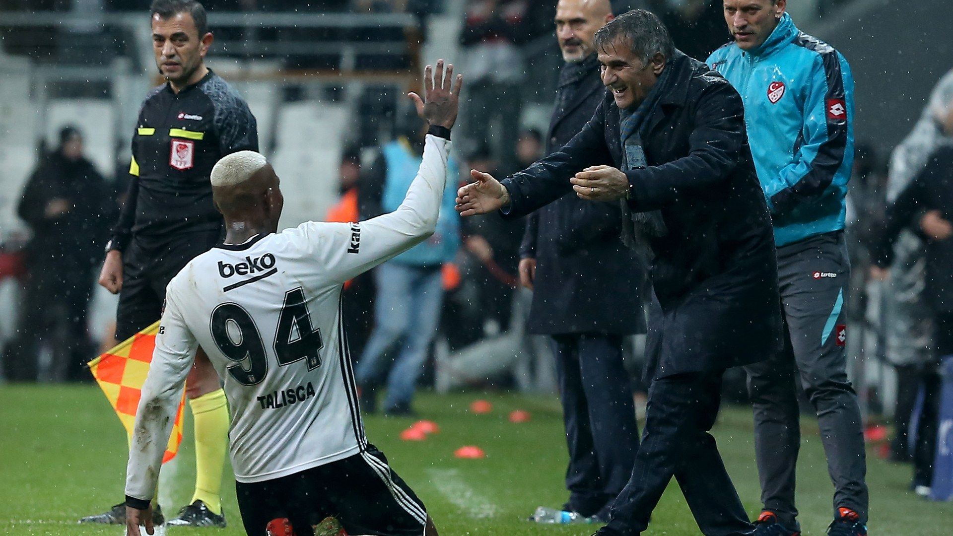 Anderson Talisca Senol Gunes