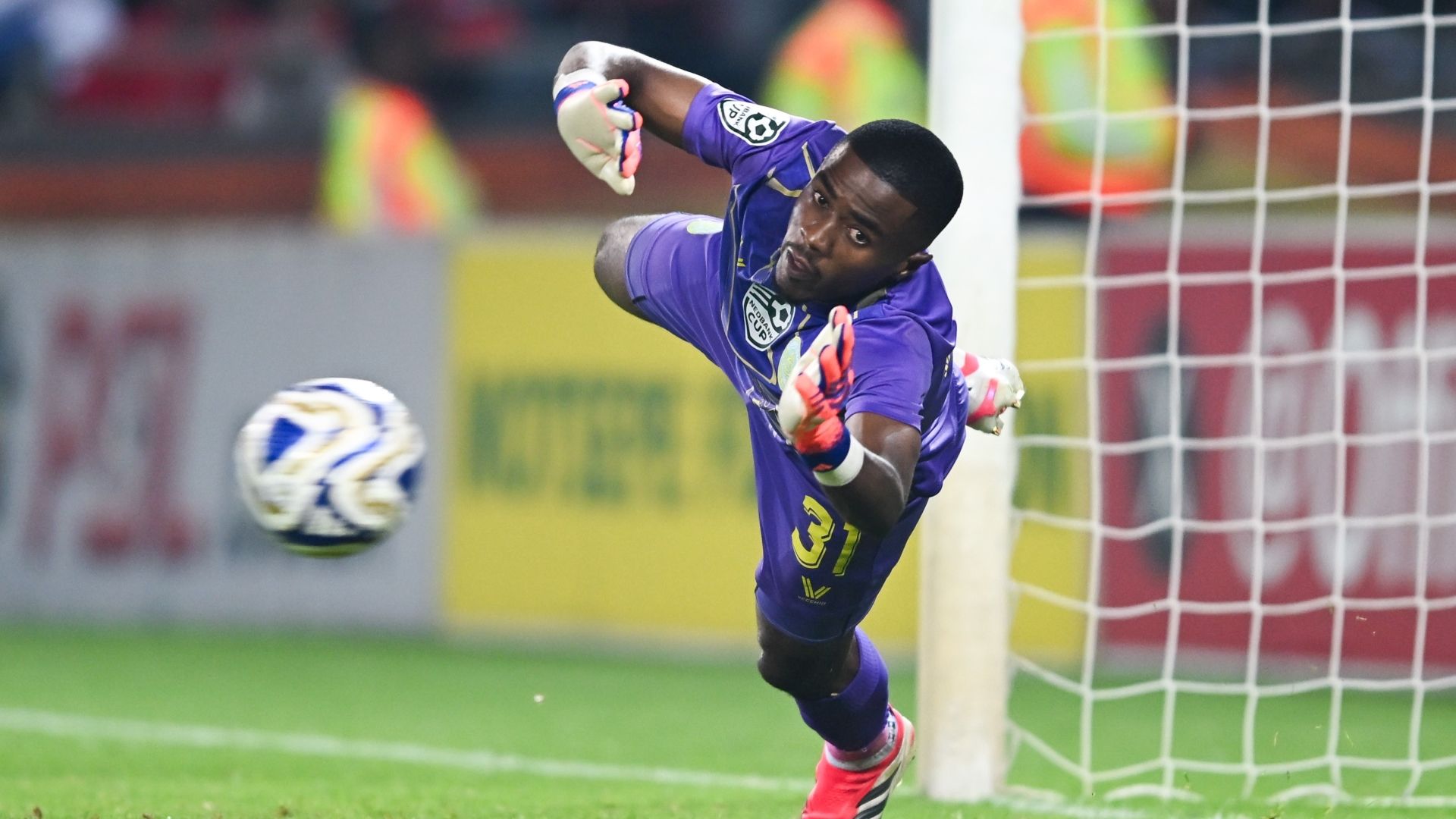 Tshigwana Wandile Mthombeni, Casric Stars