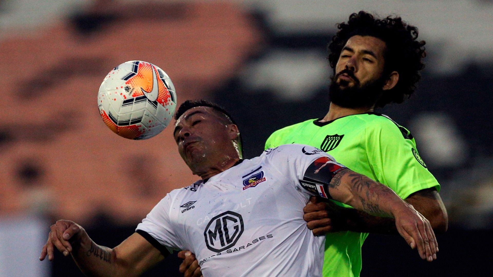 150920 Colo Colo Peñarol Enzo Martínez y Esteban Paredes