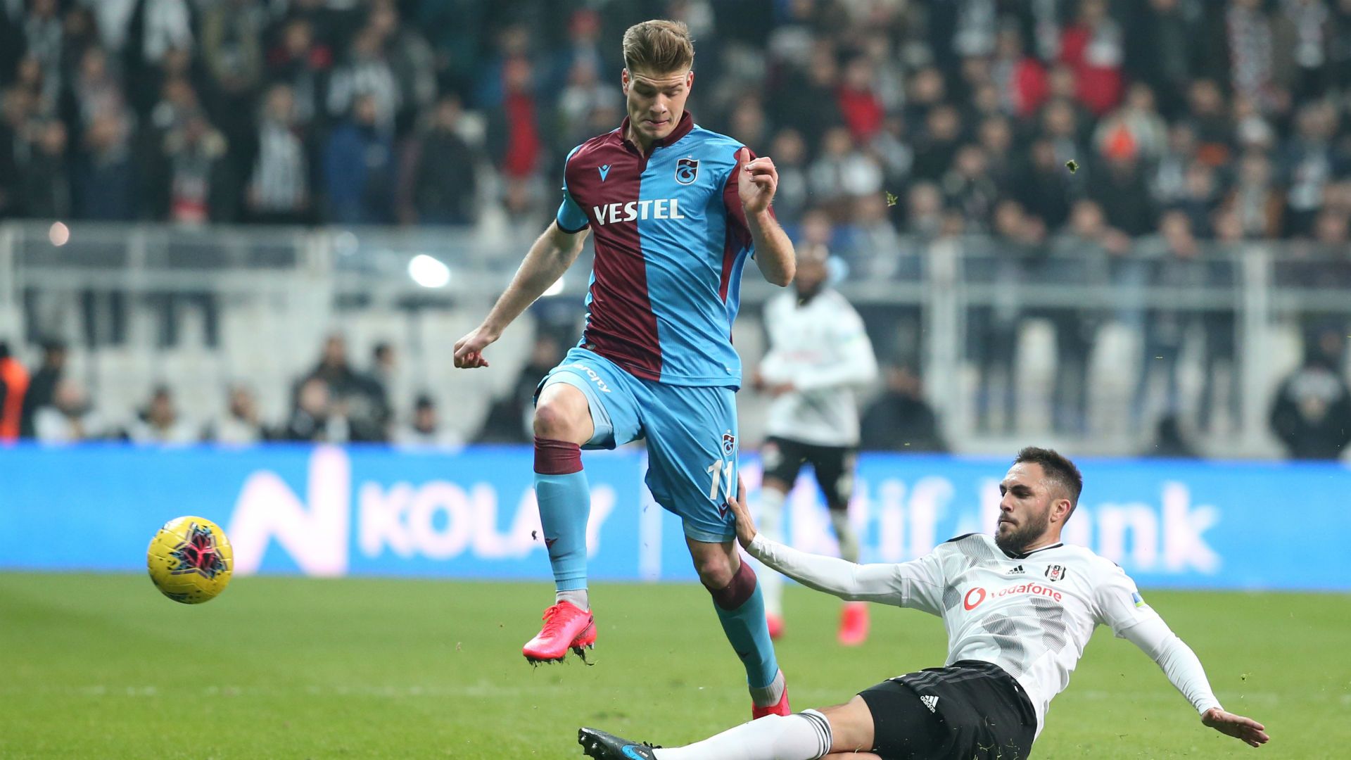 Sorloth Ruiz Besiktas v Trabzonspor 02222020
