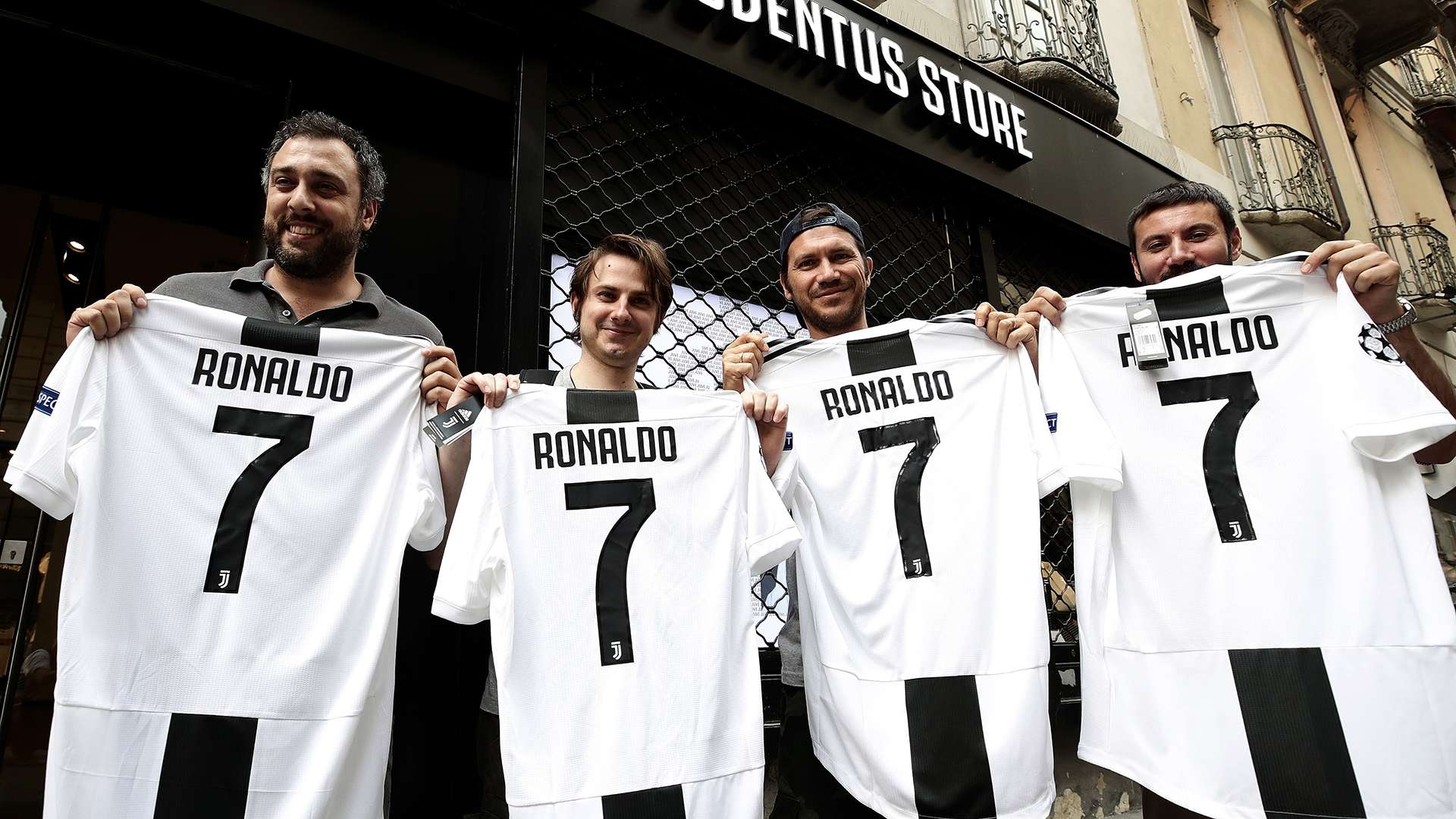 Cristiano Ronaldo Juventus shirts