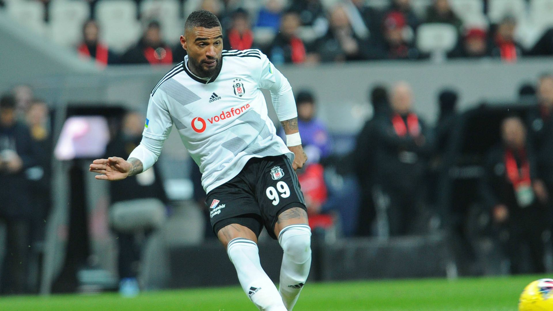 GER ONLY Kevin Prince Boateng Besiktas 2020