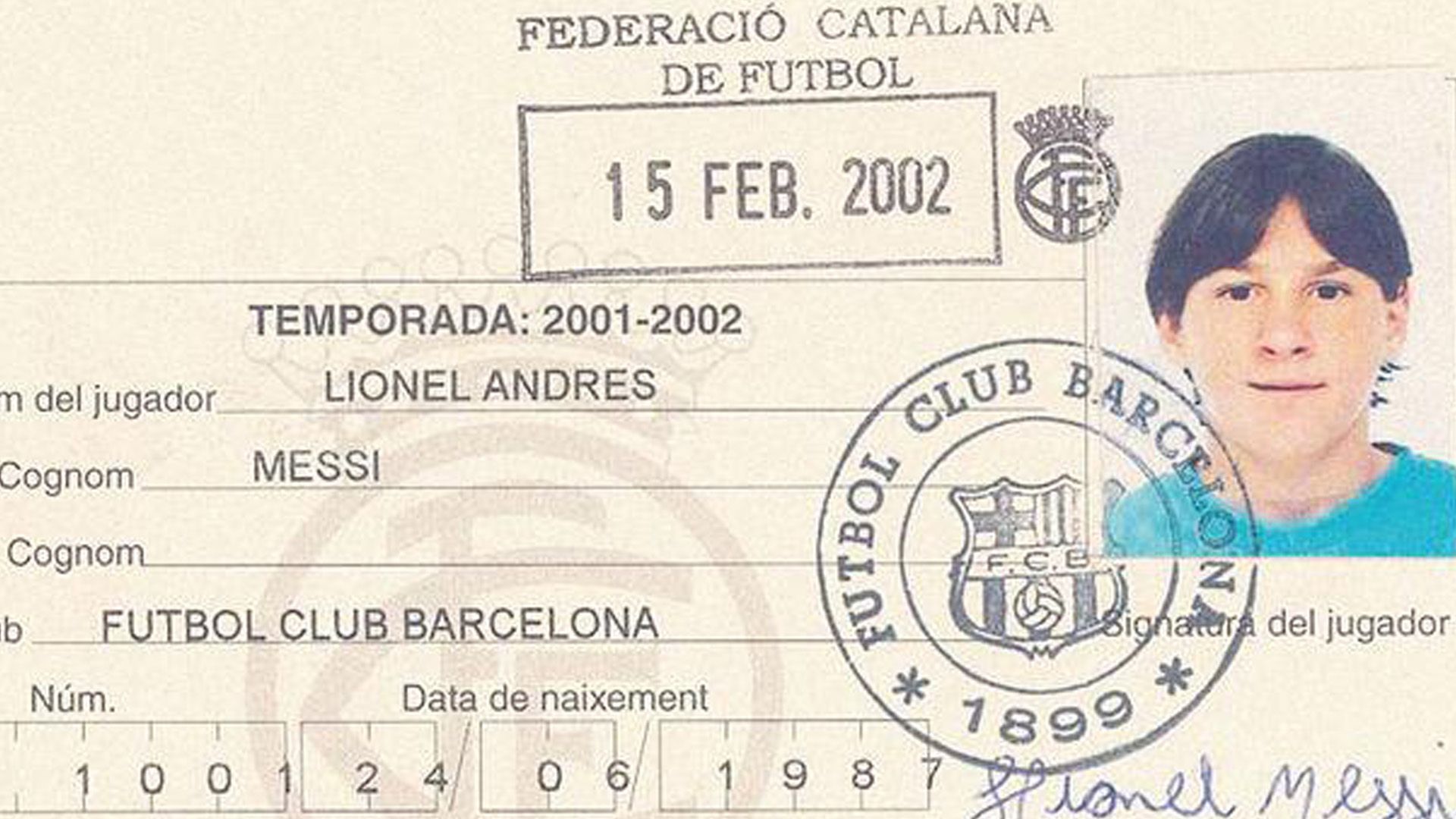 Leo Messi, en su ficha de joven