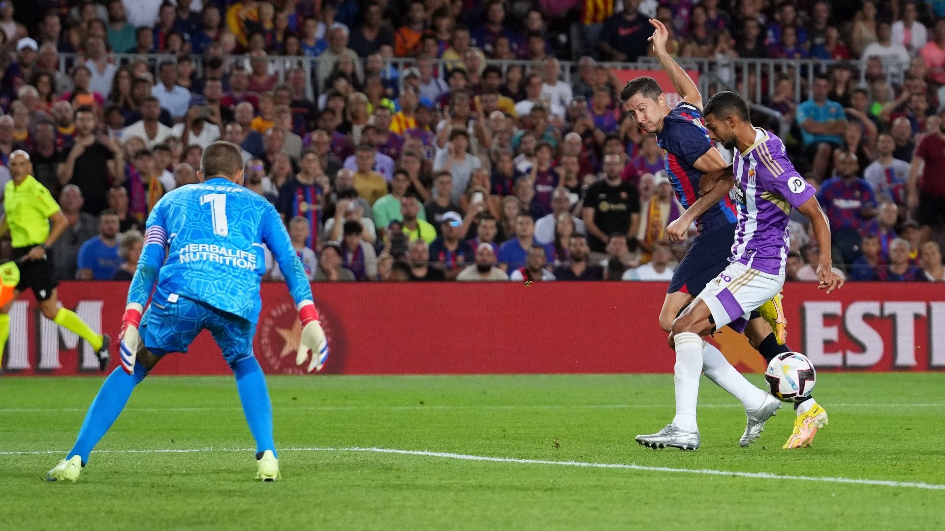 Robert Lewandowski FC Barcelona Valladolid 2022