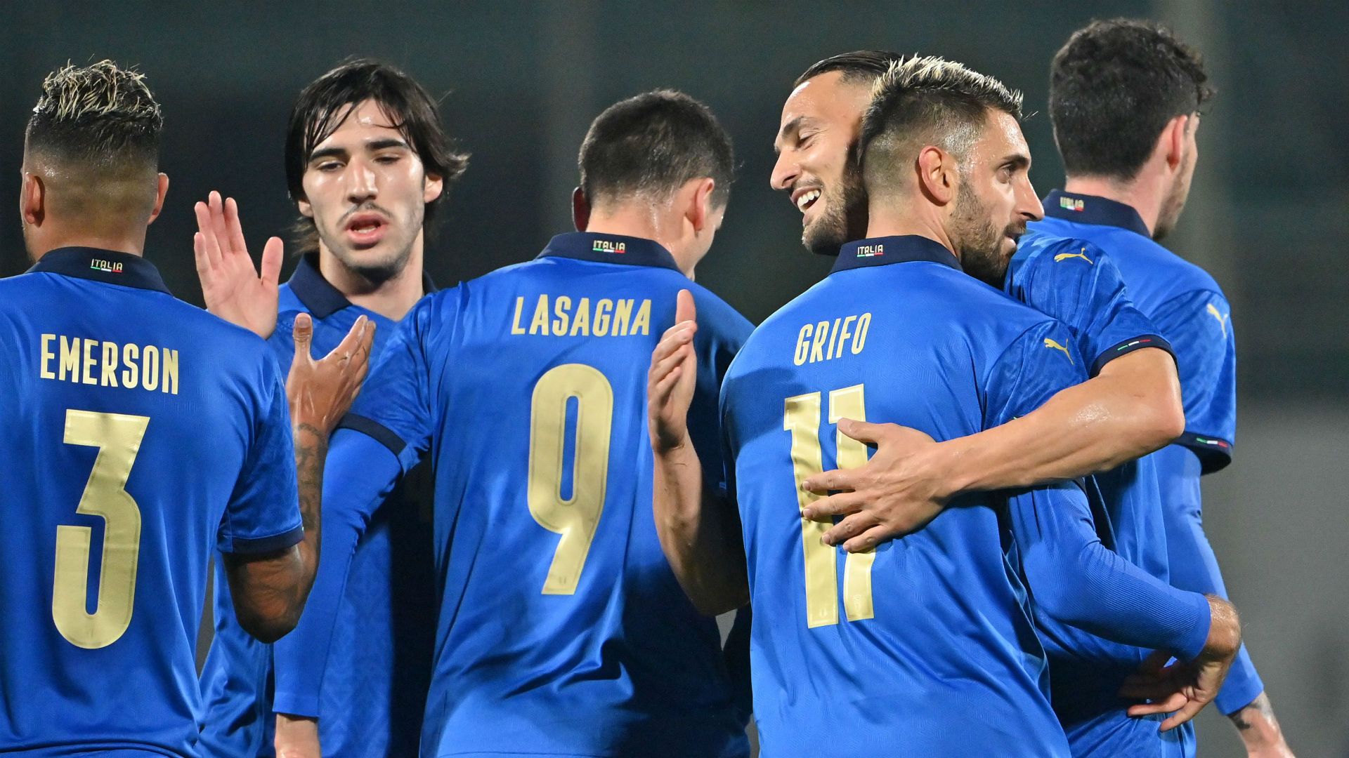 Italy celebrating Estonia