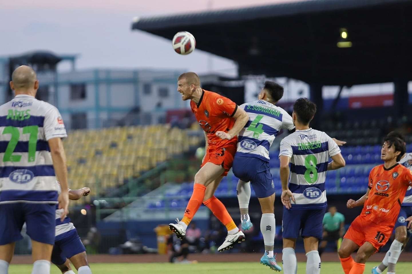 ชาร์ลี คลัฟ