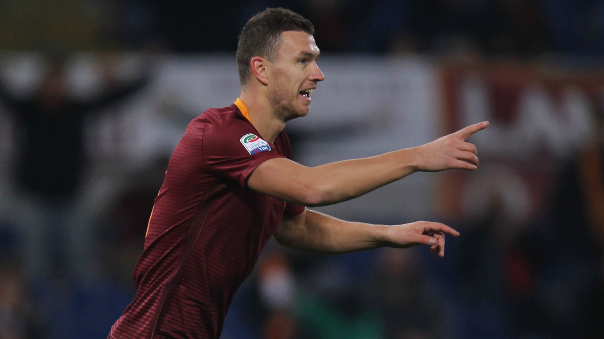 Edin Dzeko celebrating Roma Pescara Serie A 27112016