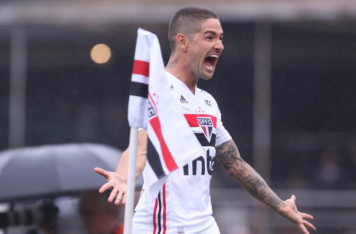 Alexandre Pato versão careca