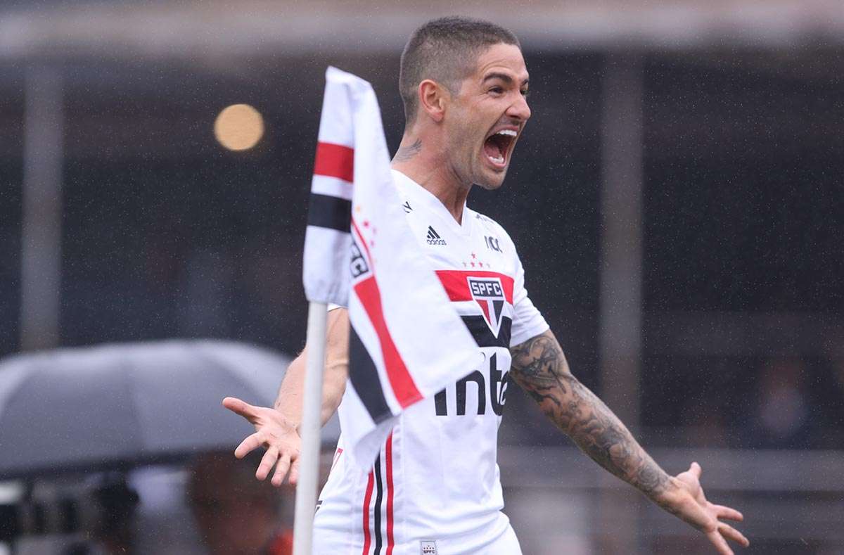 Alexandre Pato versão careca