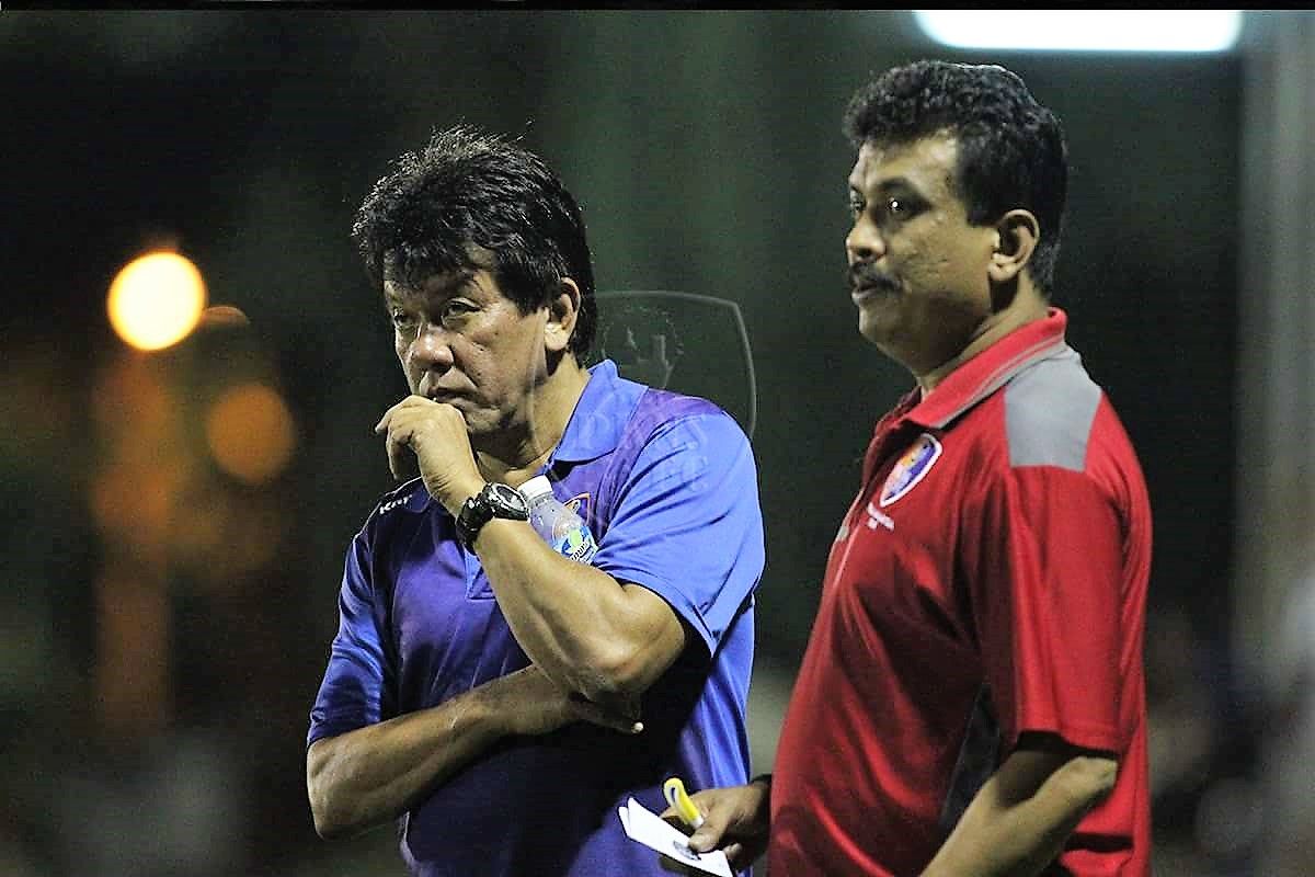 PKNS FC head coach E. Elavarasan (left) 2017