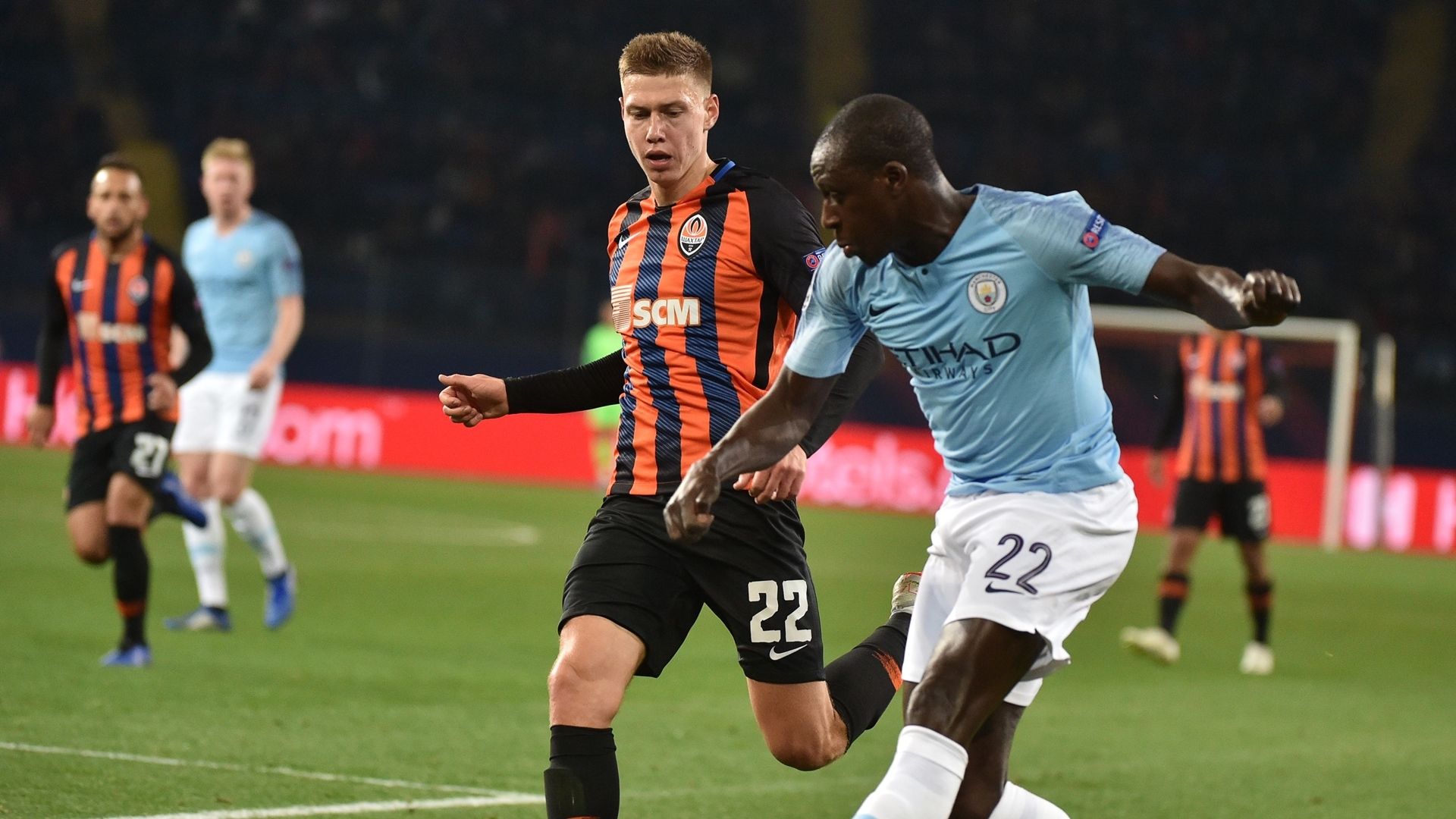 Mykola Matviyenko & Benjamin Mendy : Shakhtar Donetsk - Manchester City : 2018