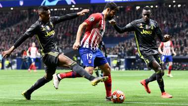 Alex Sandro Atletico Madrid Juventus Champions League