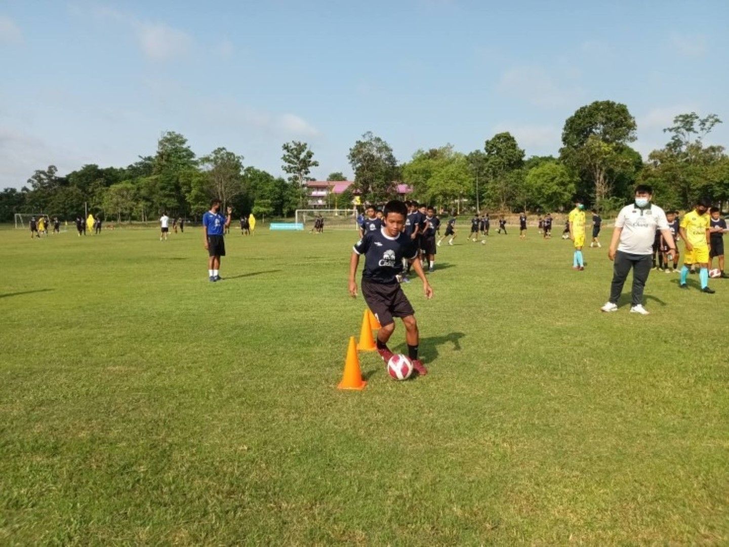 ”ช้าง ฟุตบอล คอมมูนิตี้” จ.สุรินทร์
