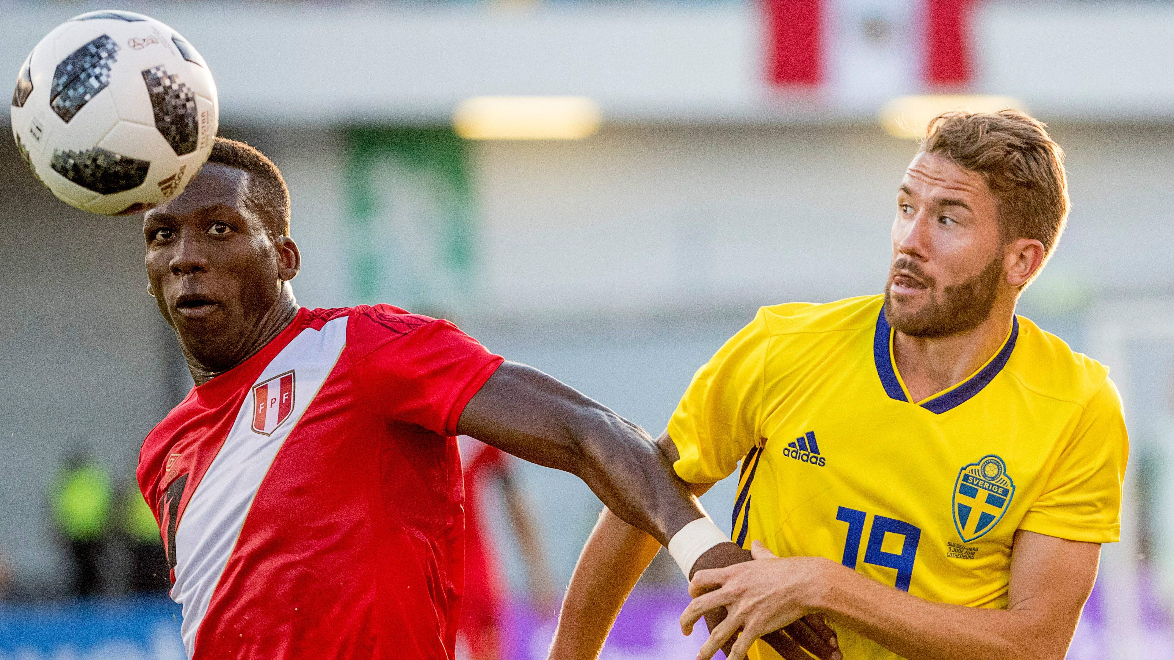 Luis Advincula e  Marcus Rohden - Peru e Suécia - 9/06/2008